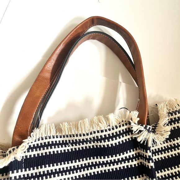🍭3/$15 Sandra Roberts navy blue & white striped fringe large tote handbag - Picture 9 of 14